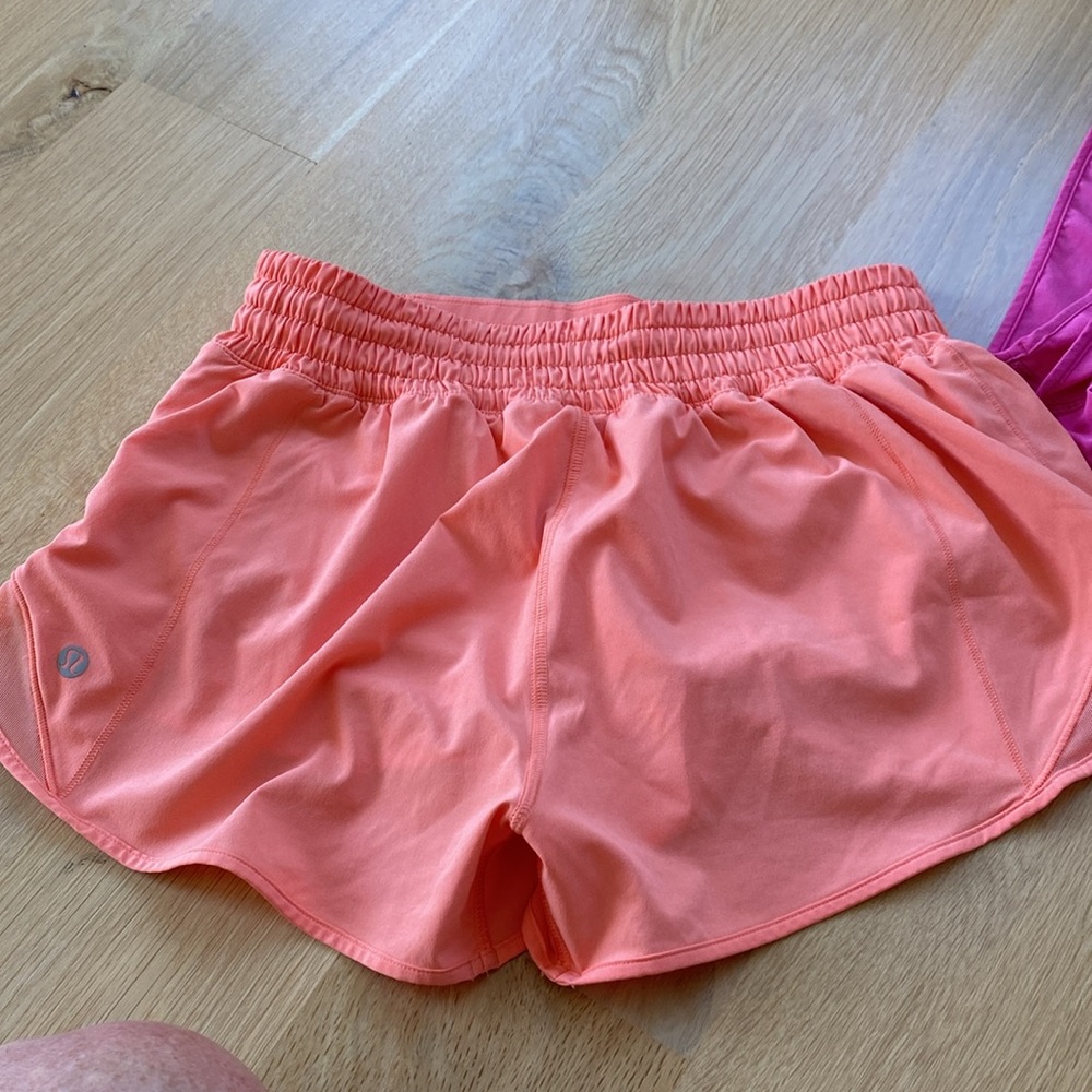 Lululemon Sunny Coral Hotty Hot High Rise 2.5 Inseam. 6 - Picture 3 of 6
